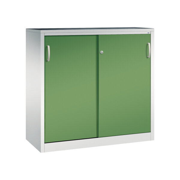 C+P Schiebetürenschrank Acurado 1.200 x 1.200 x 500 mm (B x H x T) 2 Fachböden Stahl, lackiert Farbe der Front: resedagrün Farbe des Korpus: lichtgrau